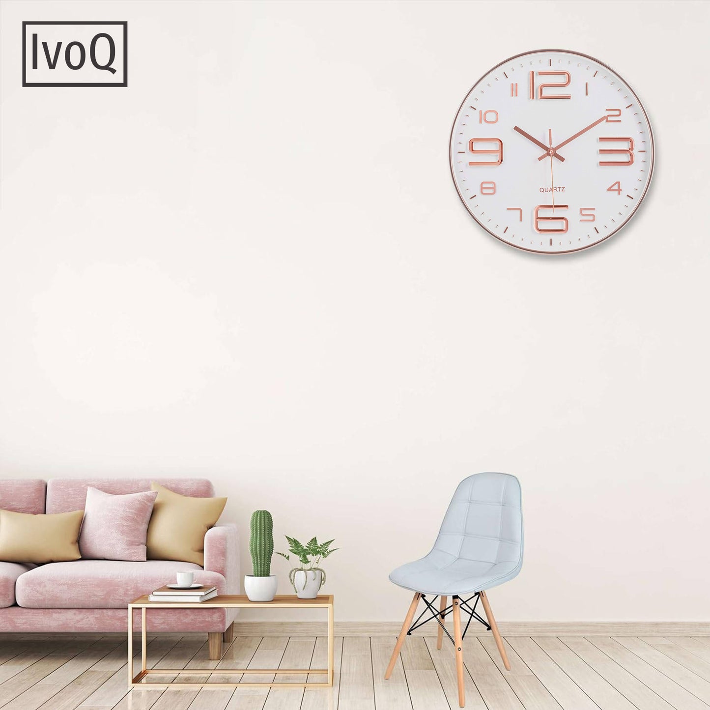 IvoQ Stijlvolle Wandklok - Elegante Witte Quartz Klok met Koperkleurige Accenten - Ideaal voor Elk Modern Interieur